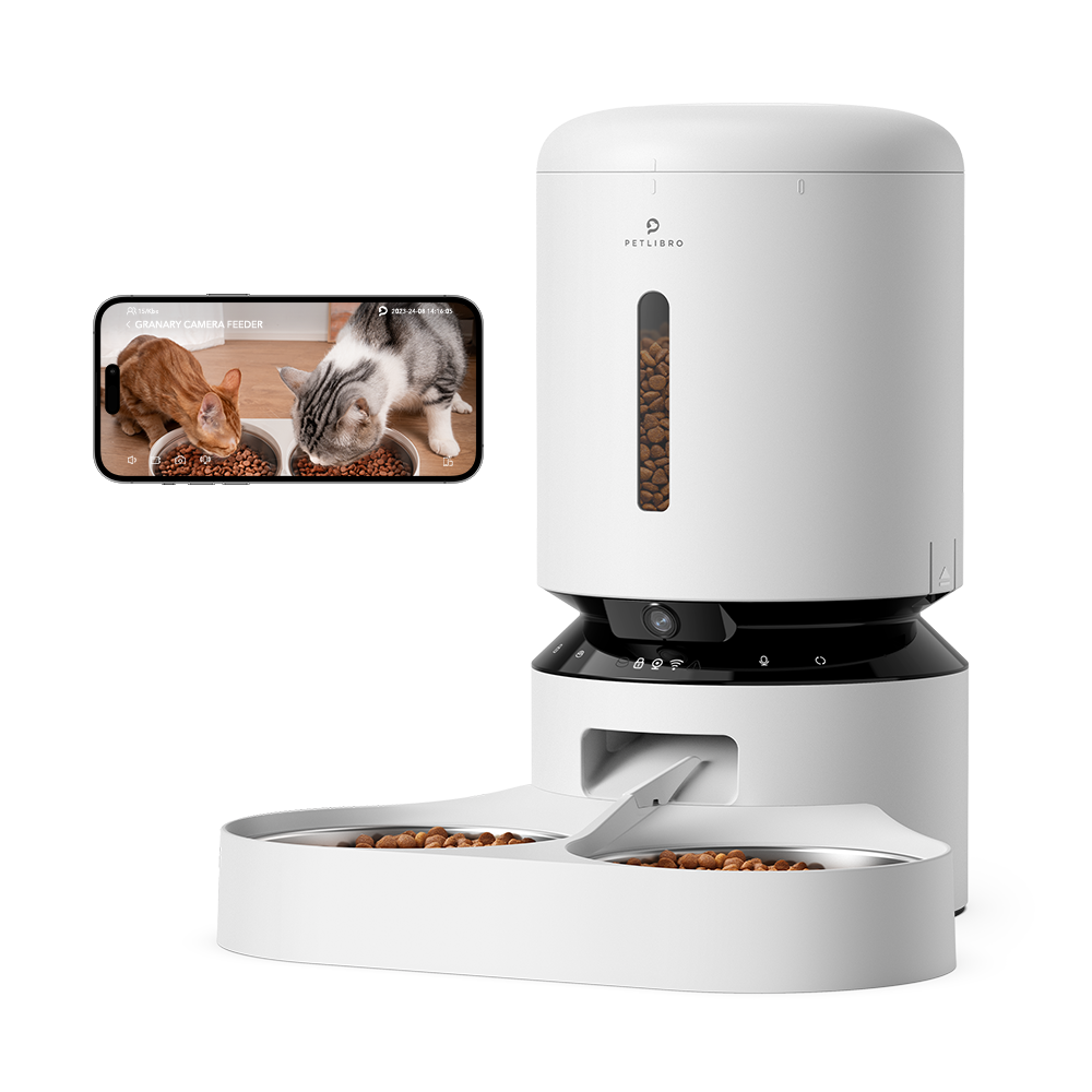 PETLIBRO 5L Automatic Cat Feeder, Clear view of pet from below, with privacy protected.