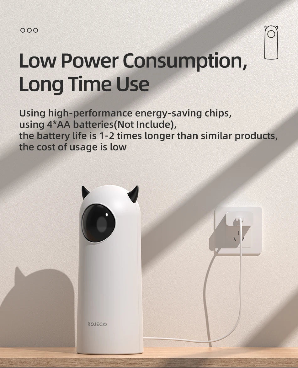 Long-lasting power supply with 4 AA batteries, extending playtime and reducing costs.