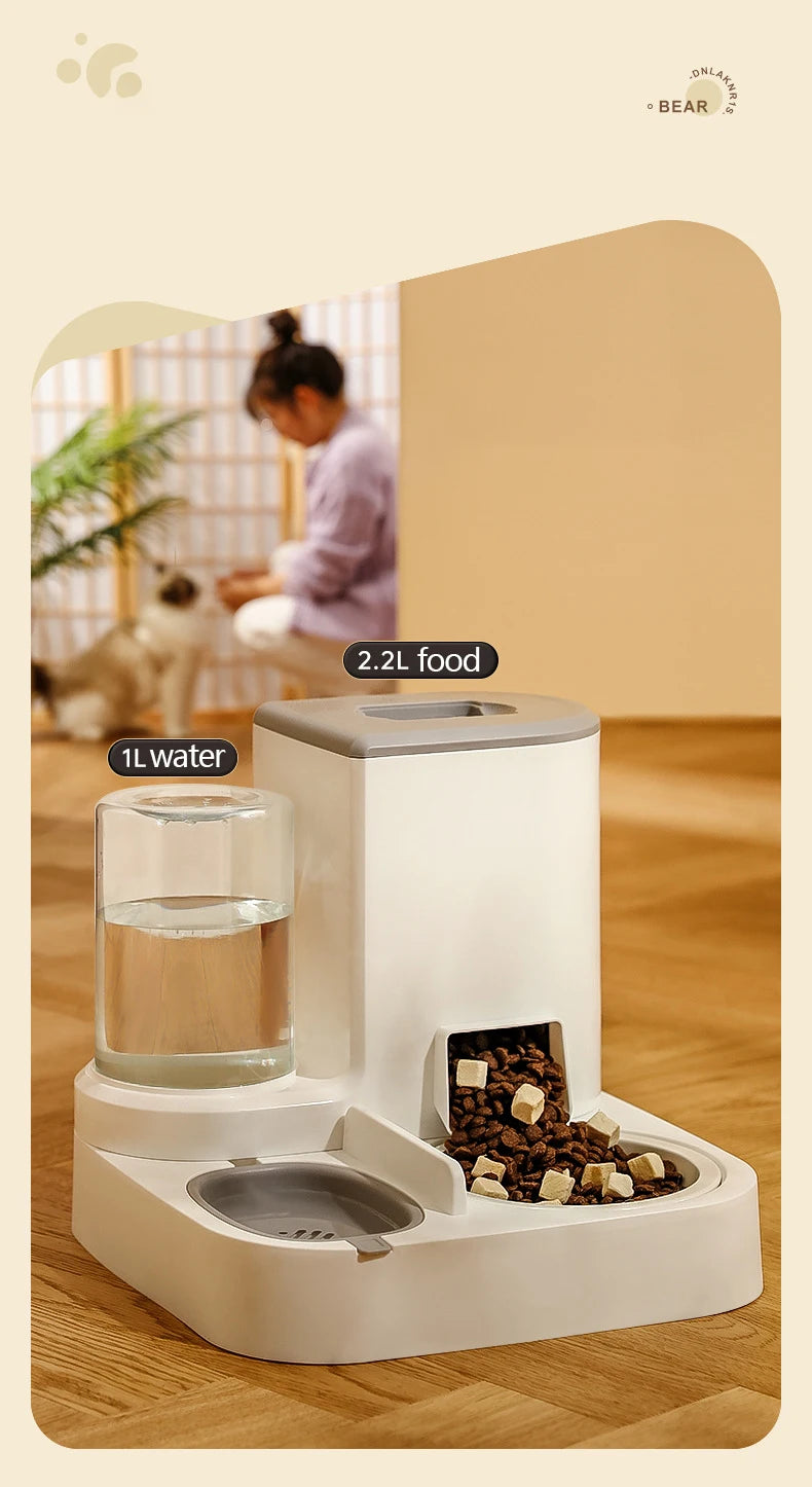 Kimpets Automatic Cat Feeder, Unobstructed meal access: crucial for cats, prevents food blockages.