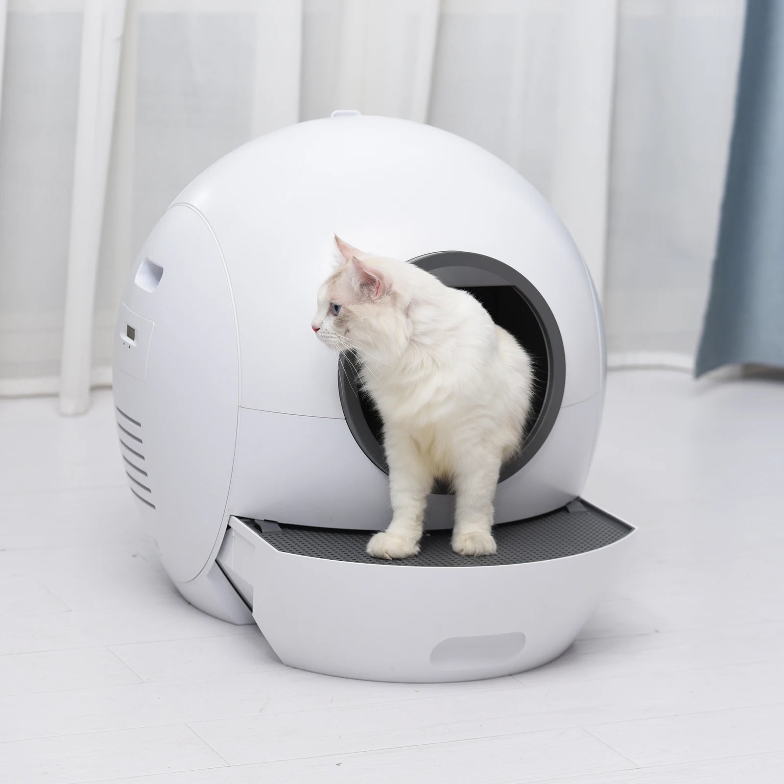 VOFORD Cat Litter Box, Oversized cat litter box with self-cleaning feature, anti-splash design and smart features for luxury cats.