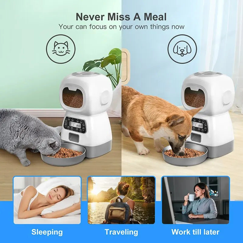 3.5L Automatic Pet Feeder, Rechargeable battery-powered feeder eliminates need for frequent replacement.